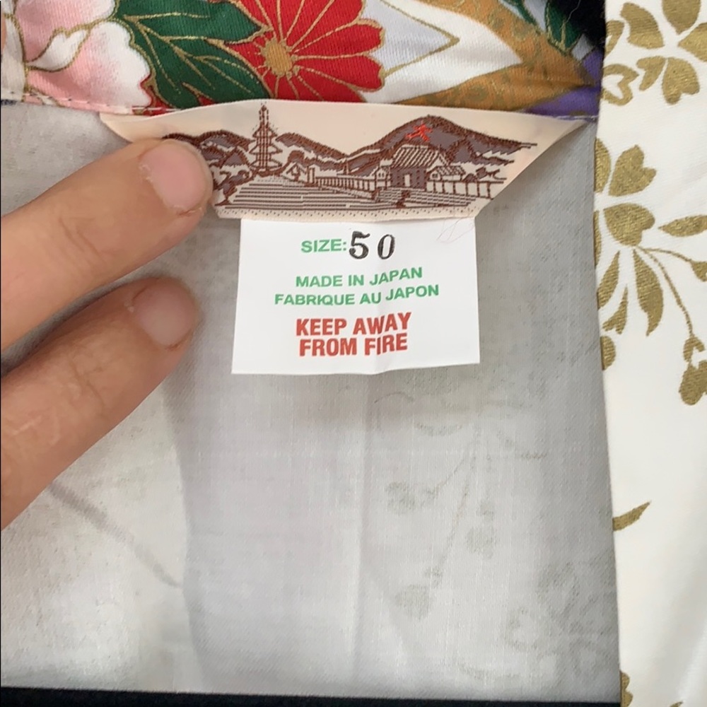 Authentic Kimono - Picture 3 of 4